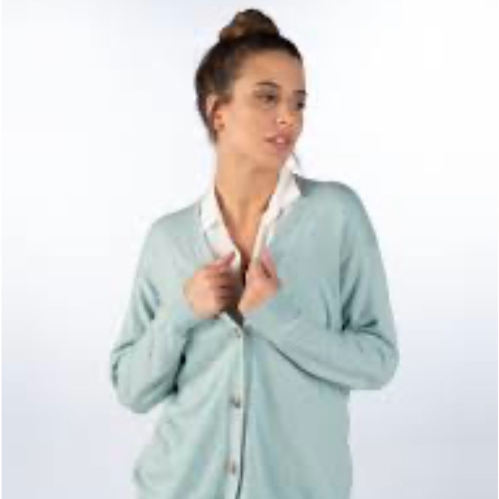 Neiman Marcus button front cardigan sweater size 1x